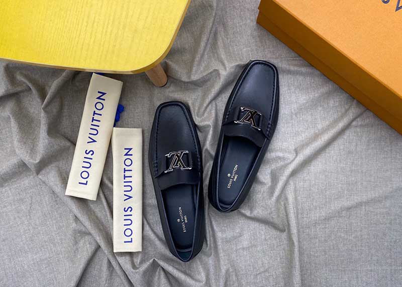 Giày lười Louis Vuitton siêu cấp đế cao da trơn khóa đen GLLV45
