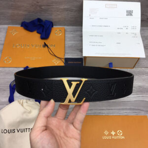 Thắt lưng nam Louis Vuitton siêu cấp họa tiết hoa chìm khóa xước TLV35